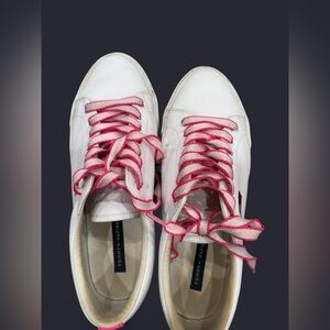 Tommy Hilfiger Women's Sneakers in White and Pink